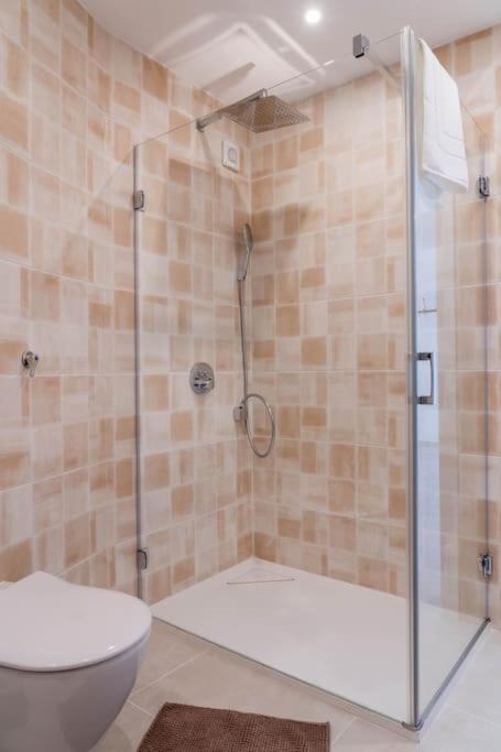 Carvoeiro Roof Top Apartment, Next To The Beach! Carvoeiro (Lagoa) Exterior photo